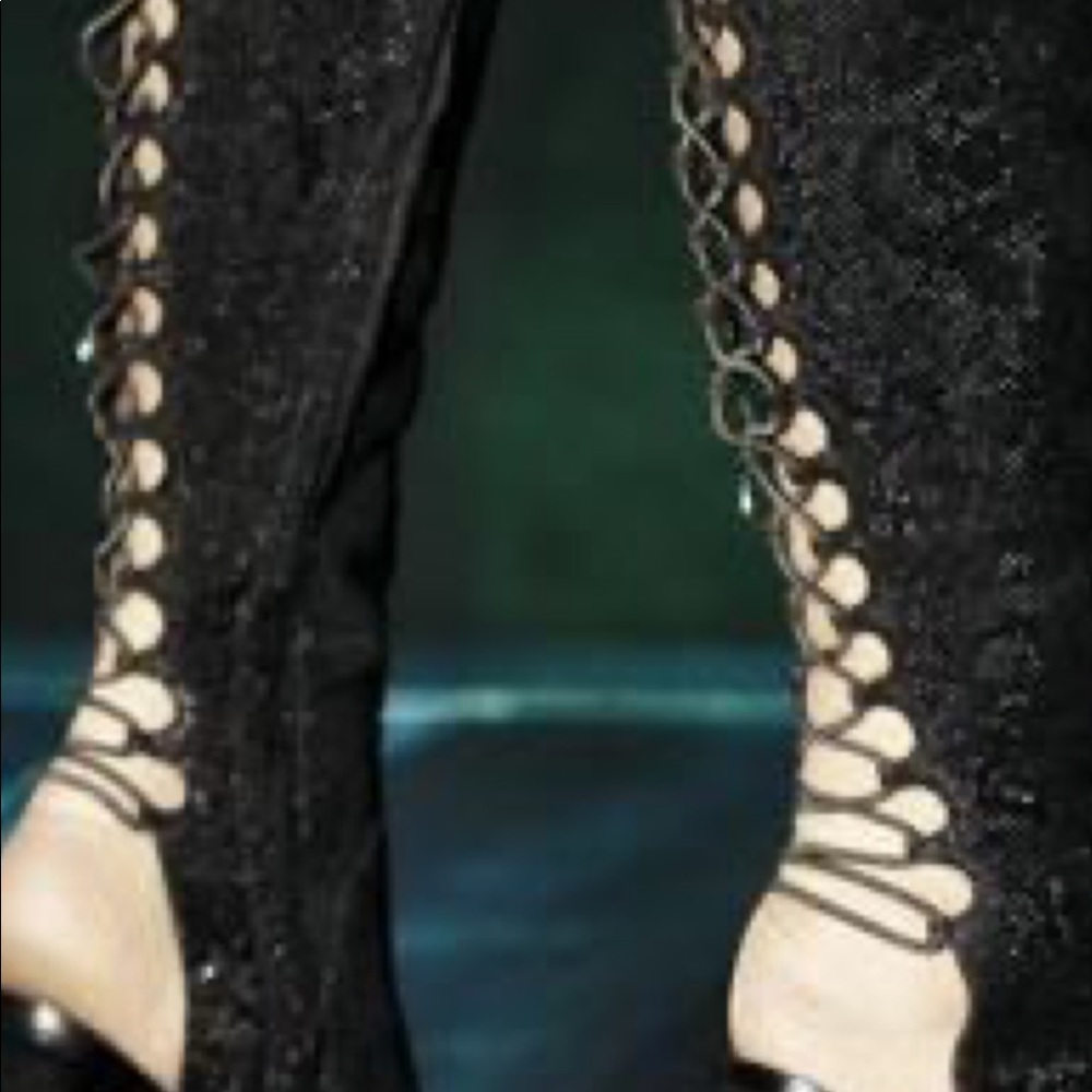Boots - Picture 6 of 8